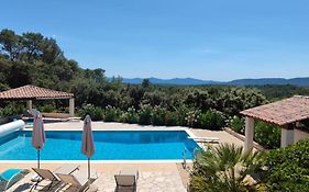 Partie de villa, au calme, immense piscine avec vue panoramique